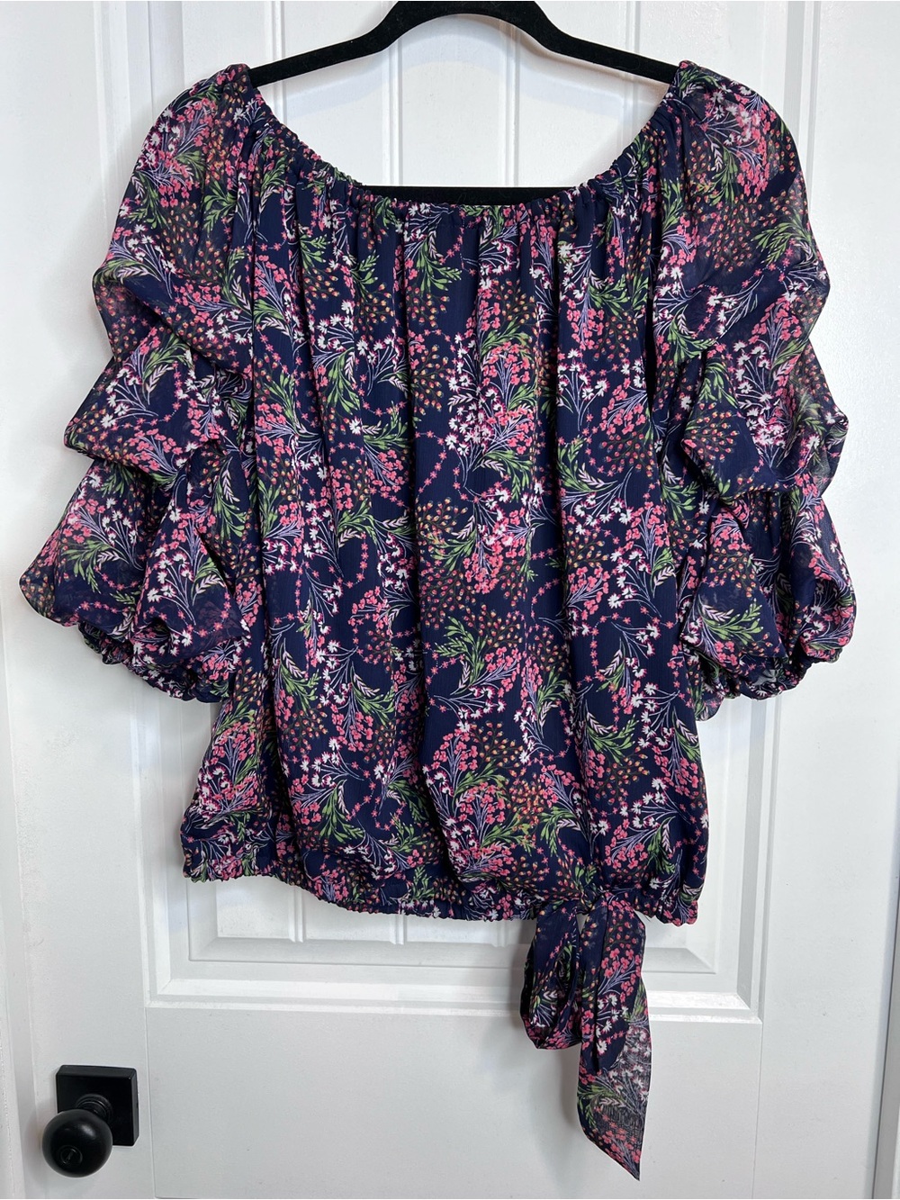 MSK‎ Navy Ditsy Floral Off-Shoulder Tie-Hem Blouse. Size Large.